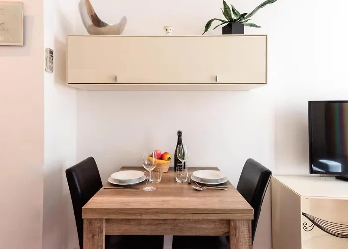 2p Carre D'or - 2p Carre D'or Mae-2793 カンヌ