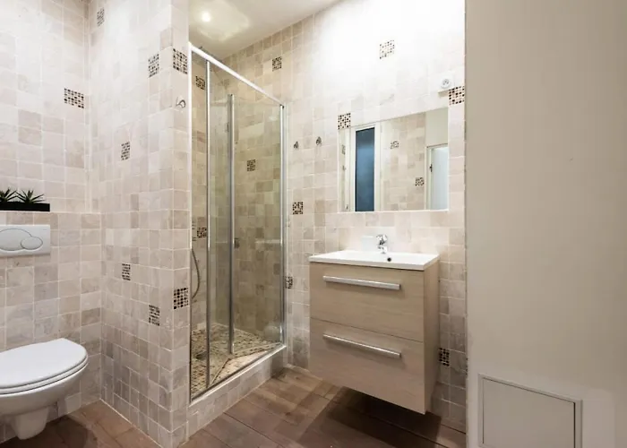 2p Carre D'or - 2p Carre D'or Mae-2793 * カンヌ